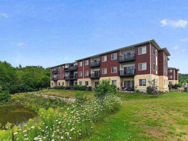 1501 N Windsor Avenue, Unit 305, Cottage Grove, WI 53527
