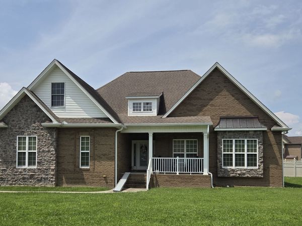 61 N Kensington Ct , Manchester, TN 37355