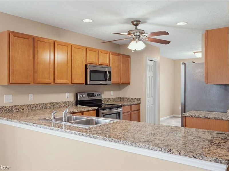 37470 Tail Feather Drive, North Ridgeville, OH 44039 Photo 11