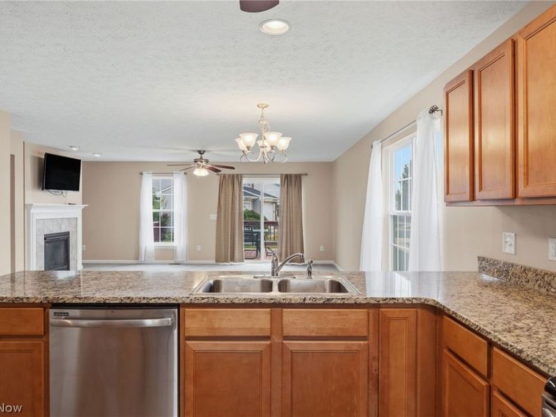 37470 Tail Feather Drive, North Ridgeville, OH 44039 Photo 9