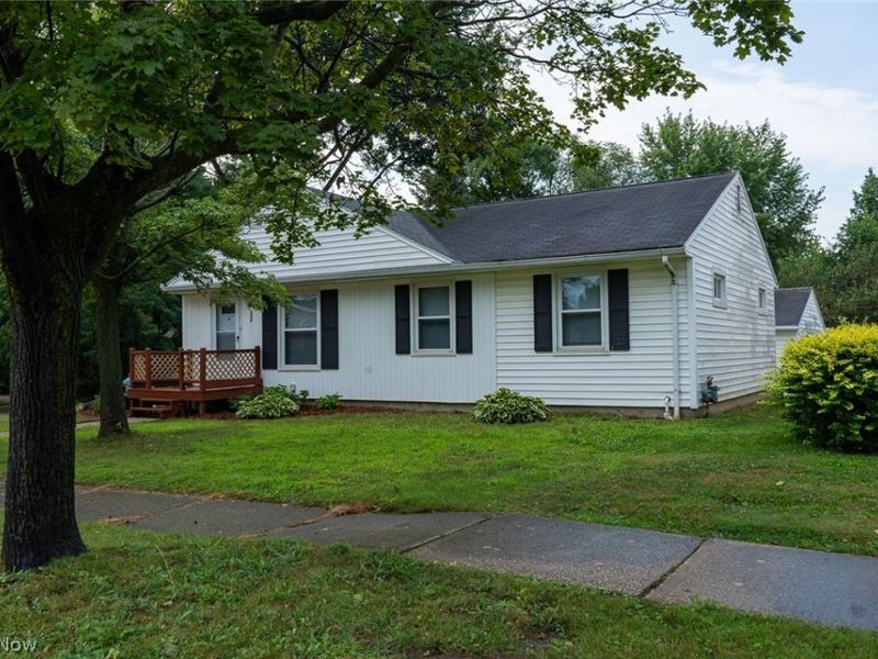 890 Independence Avenue, Akron, OH 44310 Photo 2