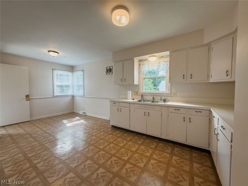 890 Independence Avenue, Akron, OH 44310 Photo 6
