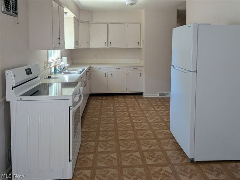 890 Independence Avenue, Akron, OH 44310 Photo 7