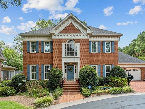 1951 Winchelsea Court W, Atlanta, GA 30338