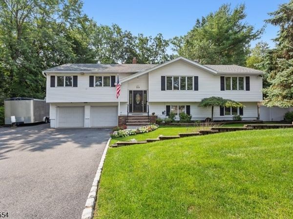 228 Dorothy Dr, North Haledon, NJ 07508