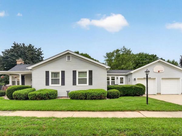 201 N Oakland AVENUE, Burlington, WI 53105