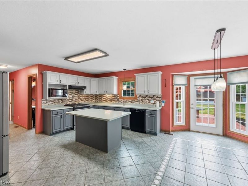 9473 Whalers Cove, Mentor, OH 44060 Photo 13