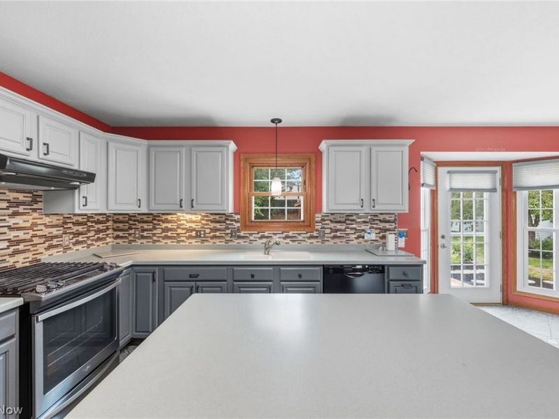 9473 Whalers Cove, Mentor, OH 44060 Photo 16