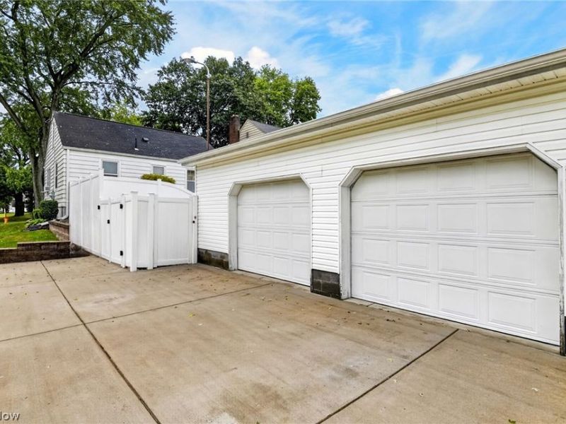 2196 Renwick Drive, Poland, OH 44514 Photo 3