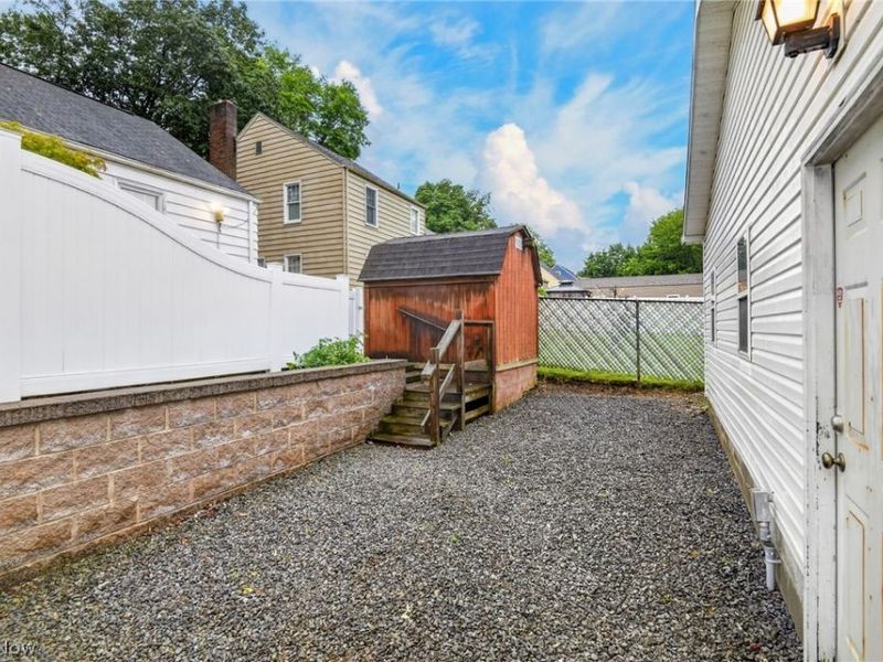 2196 Renwick Drive, Poland, OH 44514 Photo 34