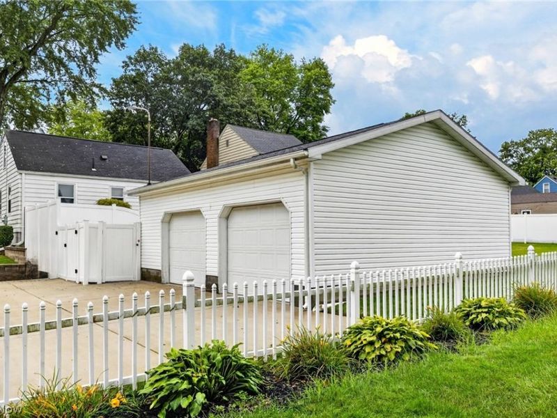 2196 Renwick Drive, Poland, OH 44514 Photo 4