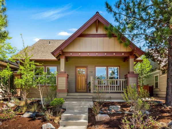 740 NW Mount Washington Drive, Bend, OR 97703