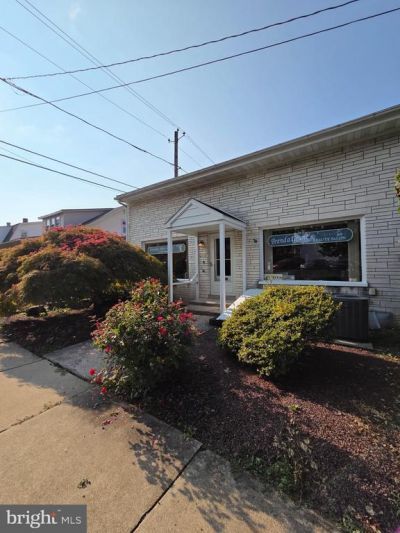 2132 NOBLE STREET, READING, PA 19609
