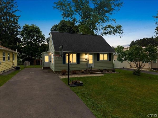 211 Windemere Road , Syracuse, NY 13219