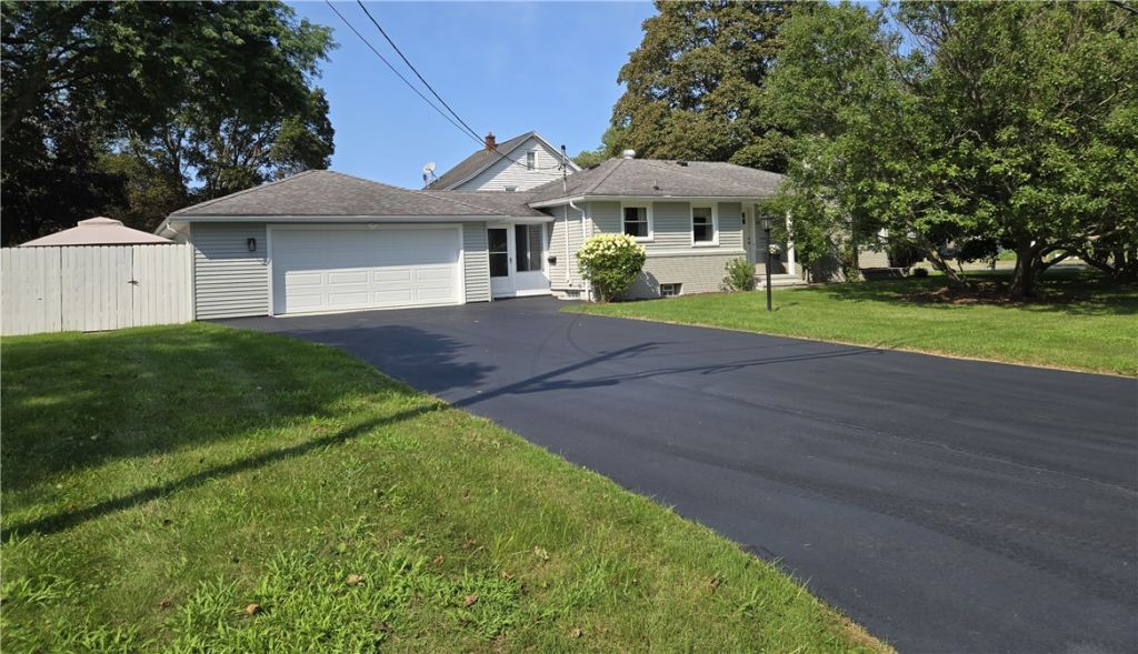 10 Mandy Lane, Rochester, NY 14625 Main Photo