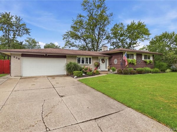 438 Brookwood Drive, Hamburg, NY 14075