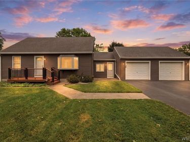 39 E Home Road, Lancaster, NY 14026