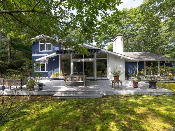 197 Two Holes Water Road , East Hampton, NY 11937