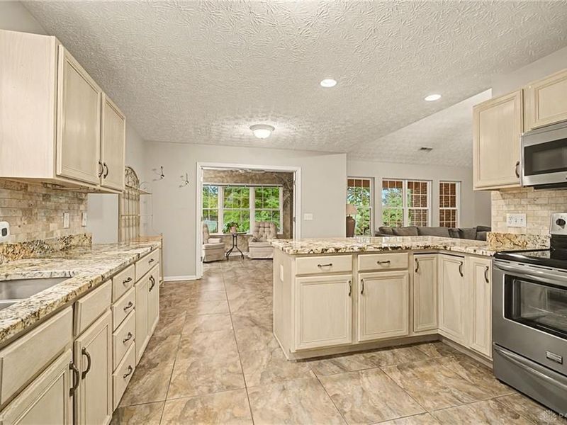9360 Sawgrass Drive, Miamisburg, OH 45342 Photo 19