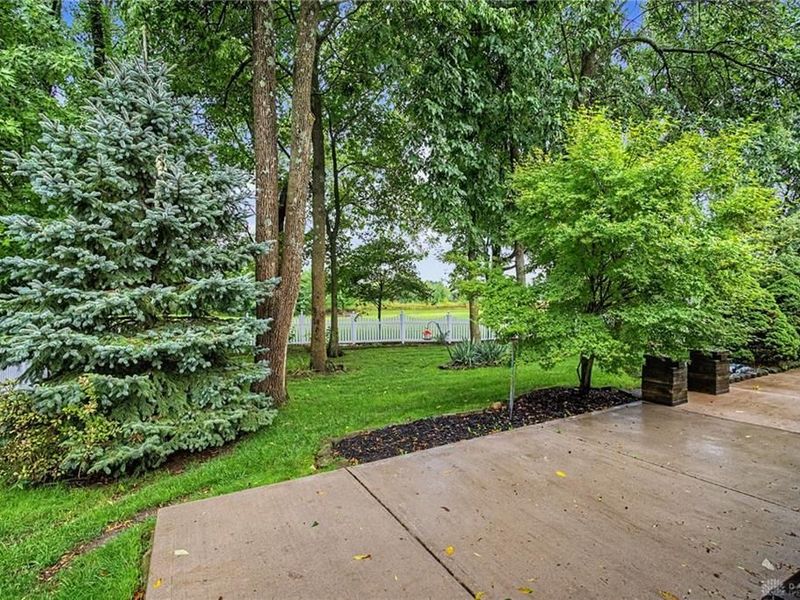 9360 Sawgrass Drive, Miamisburg, OH 45342 Photo 38