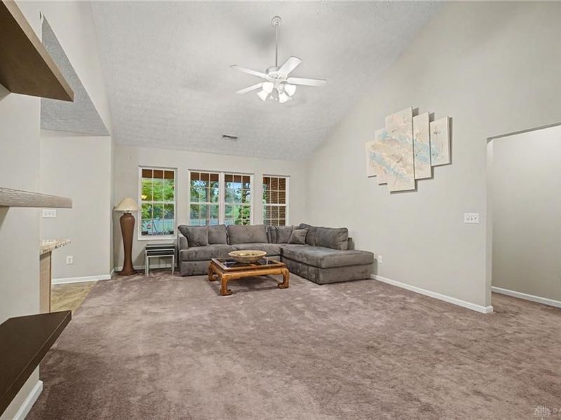 9360 Sawgrass Drive, Miamisburg, OH 45342 Photo 7