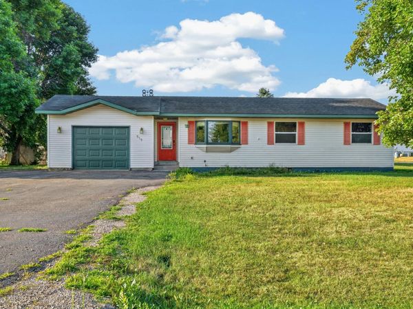 515 SW 9th Street SW, Braham, MN 55006