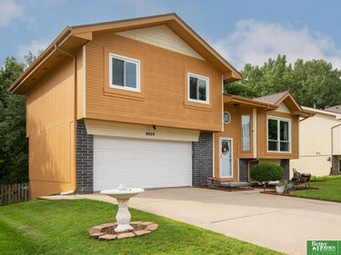 8859 N 82nd Avenue, Omaha, NE 68122