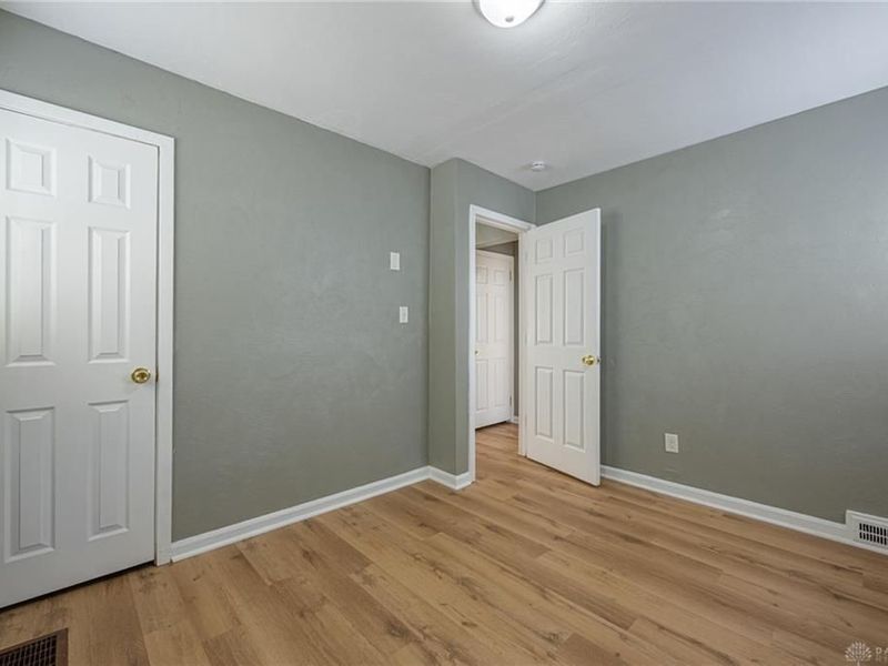 719 Cosler Drive, Dayton, OH 45403 Photo 11