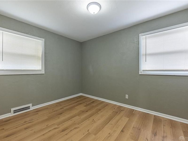 719 Cosler Drive, Dayton, OH 45403 Photo 12