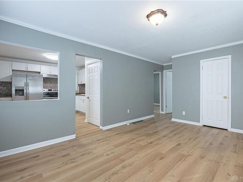 719 Cosler Drive, Dayton, OH 45403 Photo 2