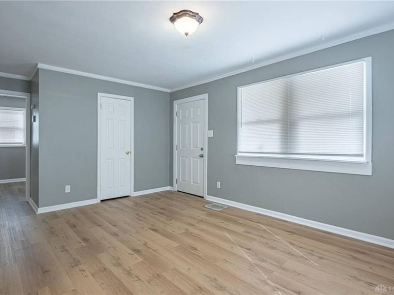 719 Cosler Drive, Dayton, OH 45403 Photo 3