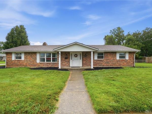 11 E Bonomo Drive, Fairborn, OH 45324