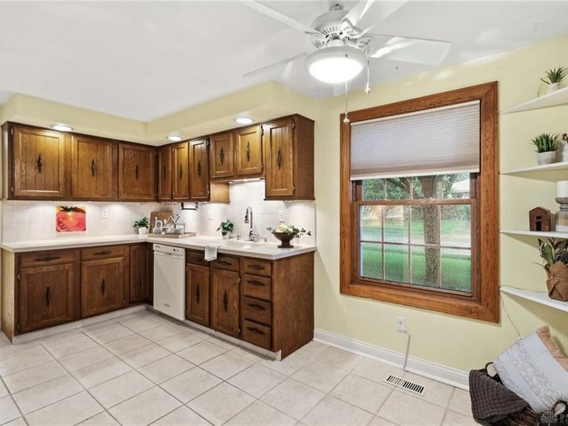 11 E Bonomo Drive, Fairborn, OH 45324 Photo 15