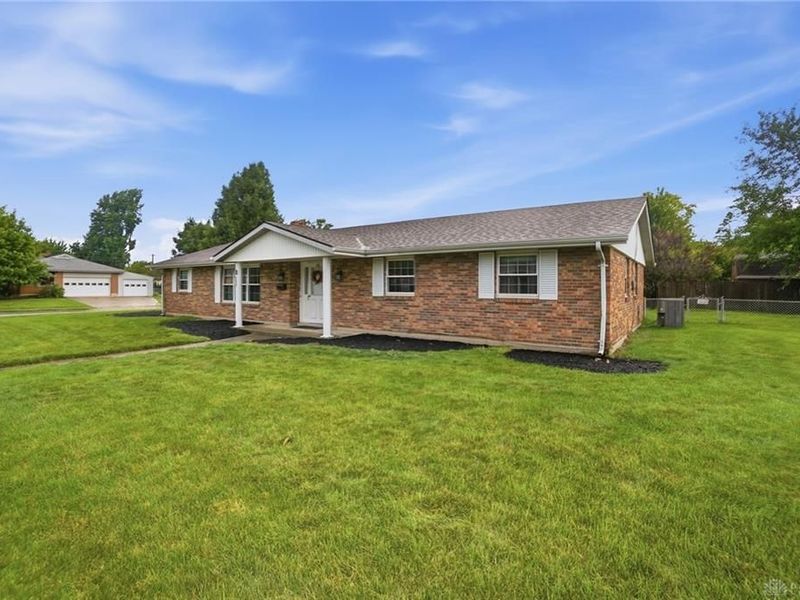 11 E Bonomo Drive, Fairborn, OH 45324 Photo 2