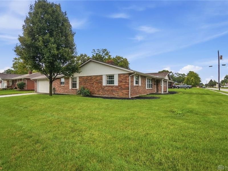 11 E Bonomo Drive, Fairborn, OH 45324 Photo 4