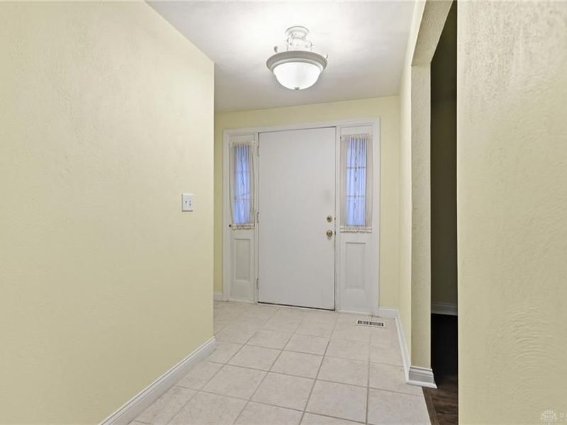 11 E Bonomo Drive, Fairborn, OH 45324 Photo 7