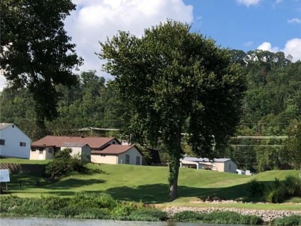 208 Kanawha Avenue S, Nitro, WV 25143