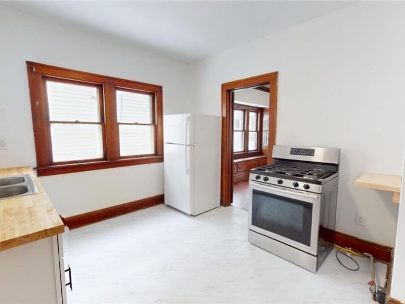 4028 Schiller Avenue, Cleveland, OH 44109 Photo 10
