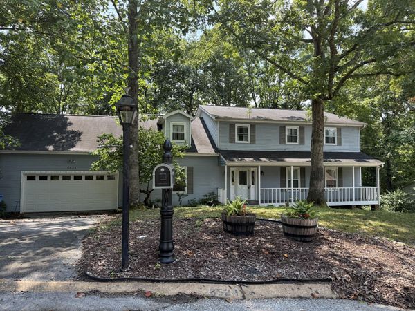 6524 Lake Shadows Circle, Hixson, TN 37343