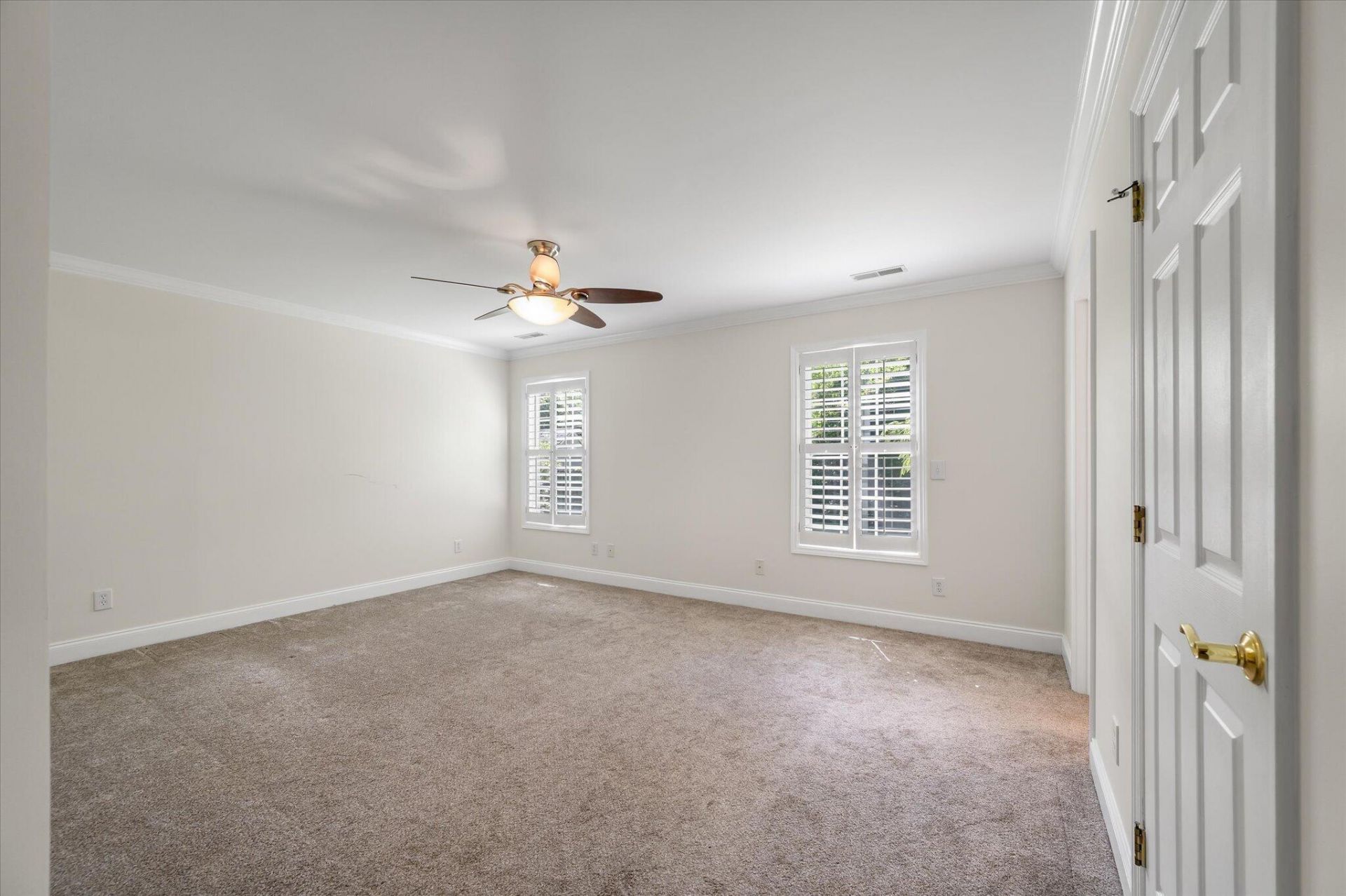1683 Pierpont Avenue Photo 17