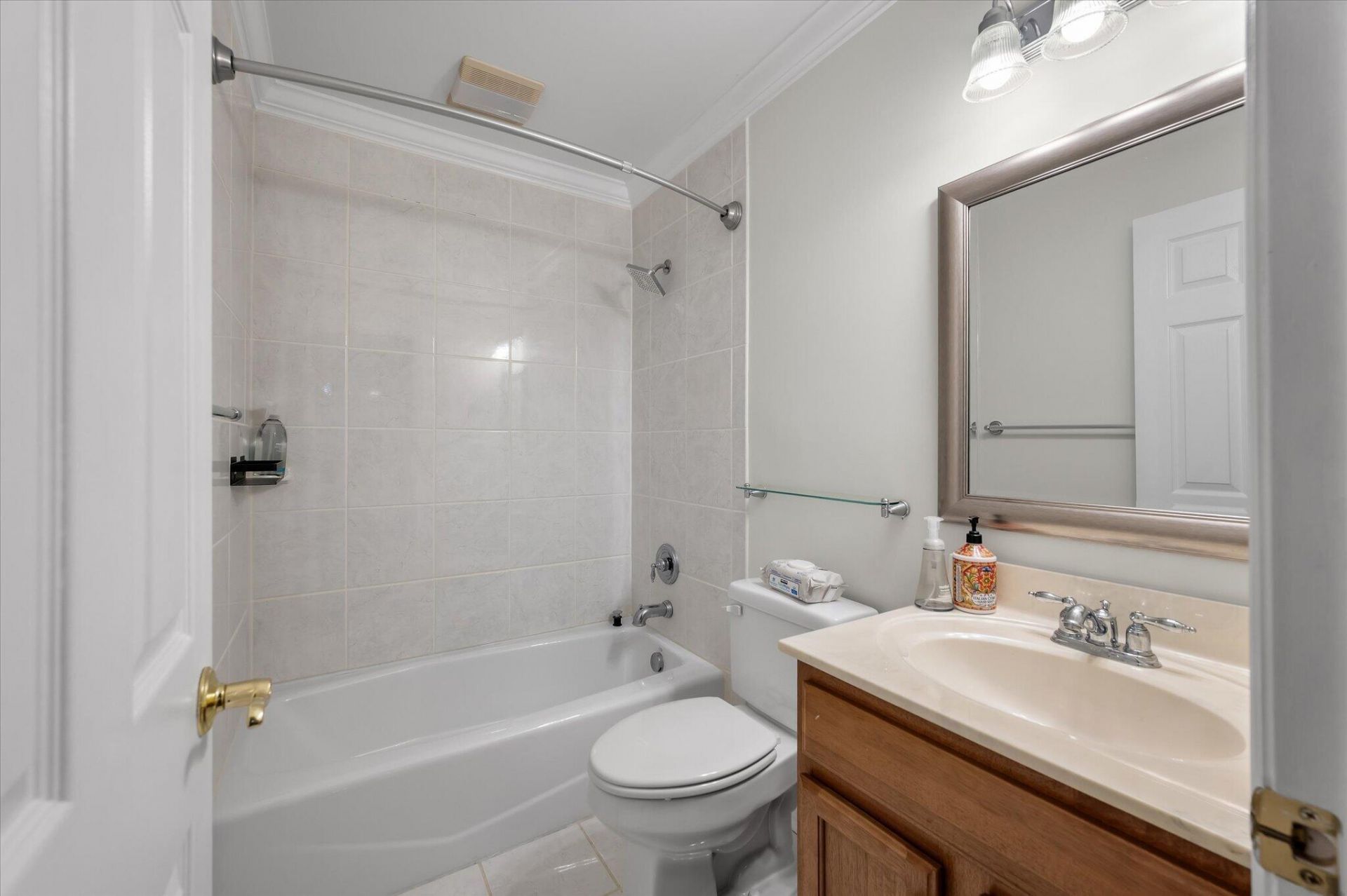 1683 Pierpont Avenue Photo 25