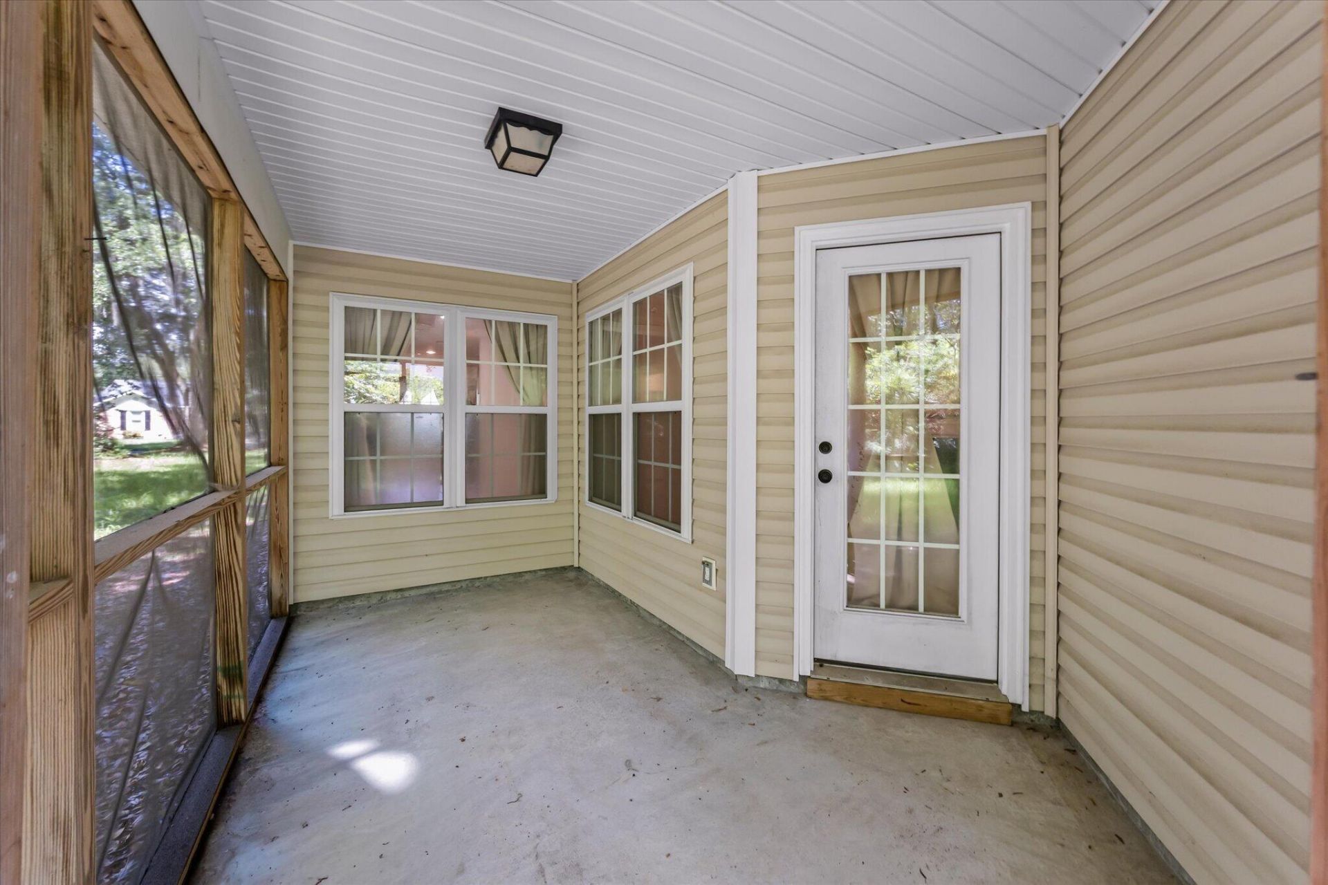 1683 Pierpont Avenue Photo 28