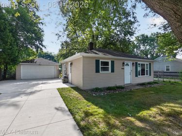 1902 Adelpha Avenue, Delhi Township, Mi 48842