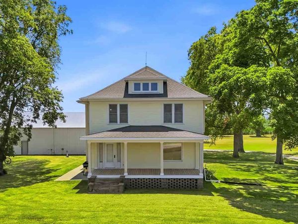 5689 SE Highway 6, West Liberty, IA 52776
