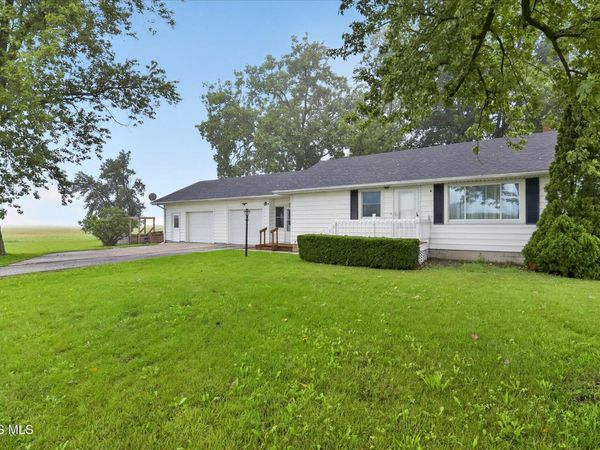 9015 County Road L , Delta, OH 43515