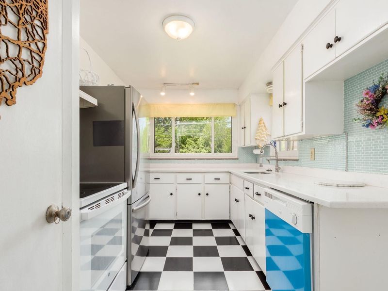 2022 Milden Road , Columbus, OH 43221 Photo 7