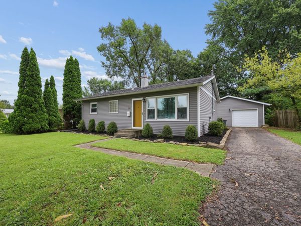 718 Meadow Drive, Newark, OH 43055