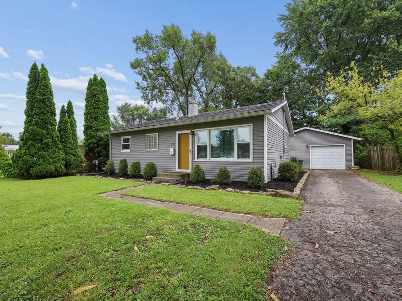 718 Meadow Drive, Newark, OH 43055 Photo 1