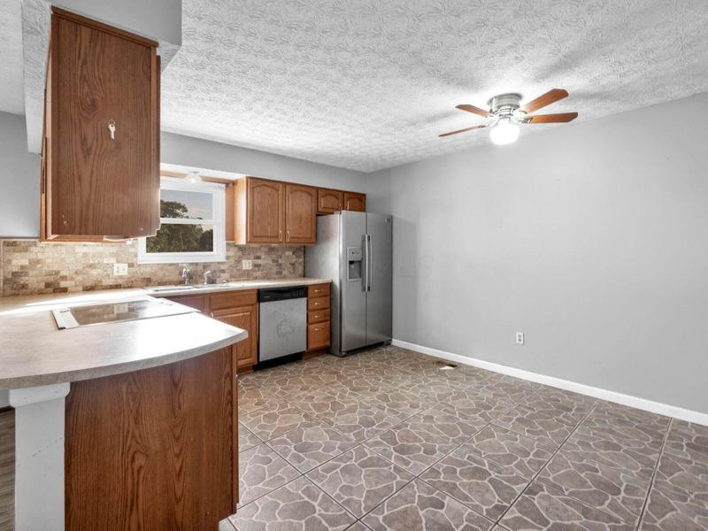 2042 Westbranch Road, Grove City, OH 43123 Photo 5