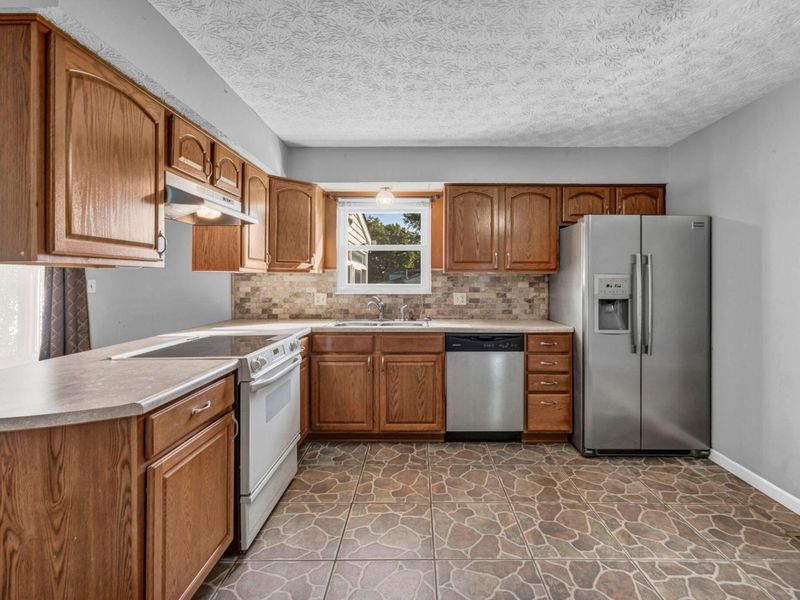 2042 Westbranch Road, Grove City, OH 43123 Photo 6